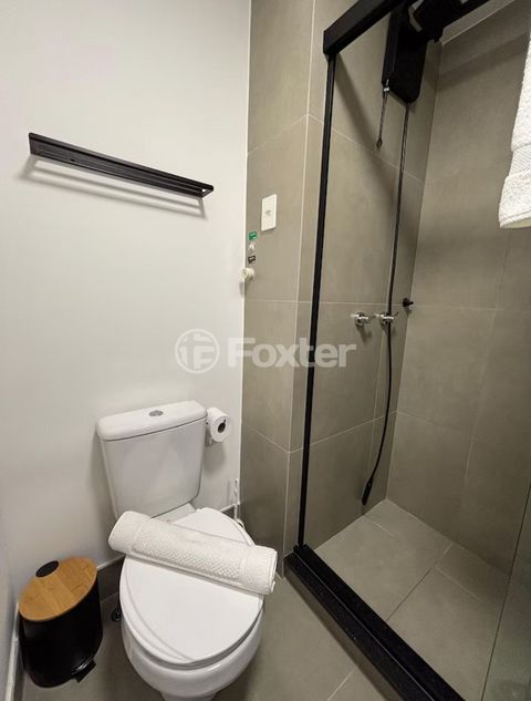 Image 8 - 937479