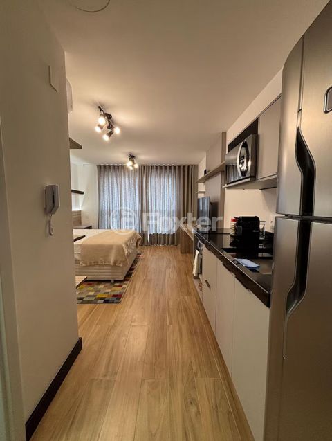 Image 5 - 937479