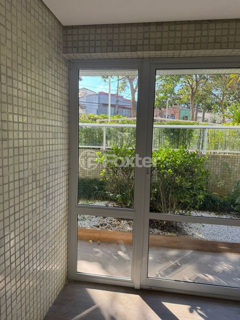 Image 7 - 938002