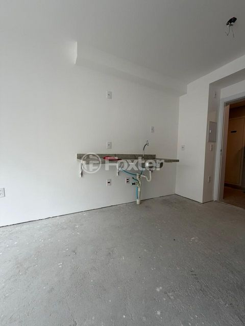Image 4 - 939024