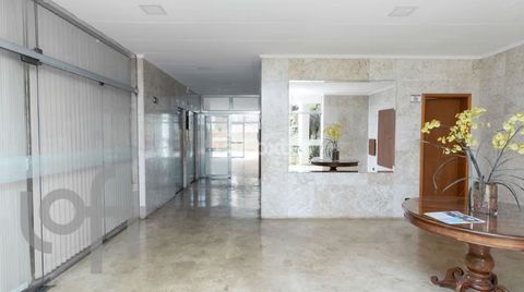 Image 4 - 939342