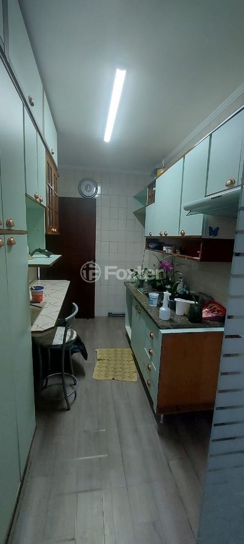 Image 8 - 939862