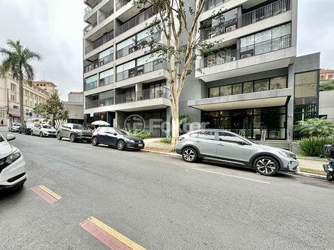 Image 6 - 940385