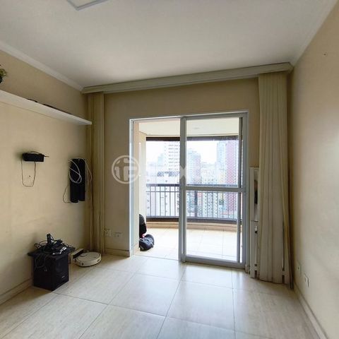 Image 3 - 940393