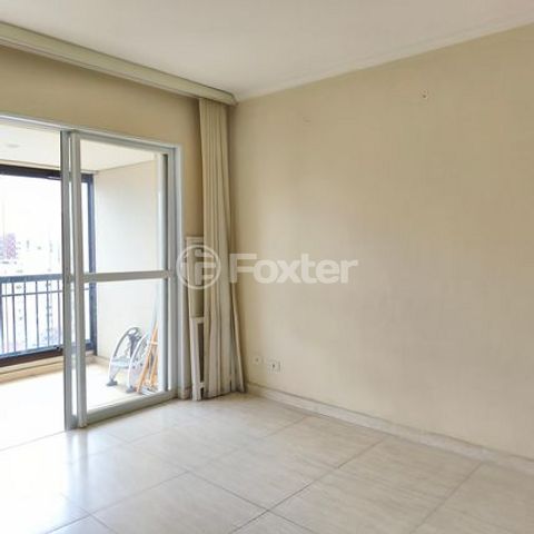Image 4 - 940393