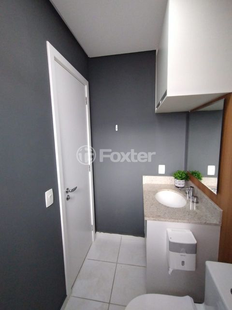 Image 3 - 940599