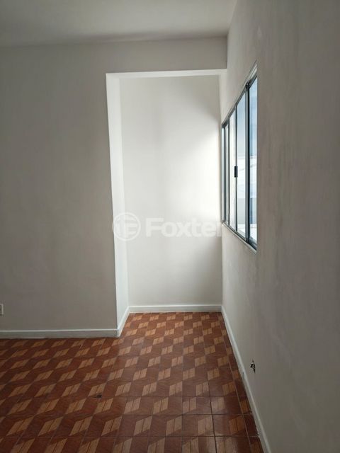 Image 1 - 940744