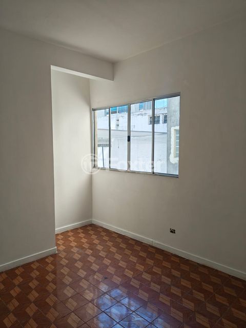 Image 7 - 940744