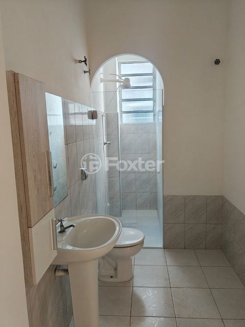 Image 5 - 940744