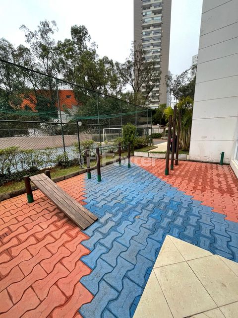 Image 13 - 941860