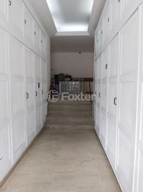 Image 2 - 941884