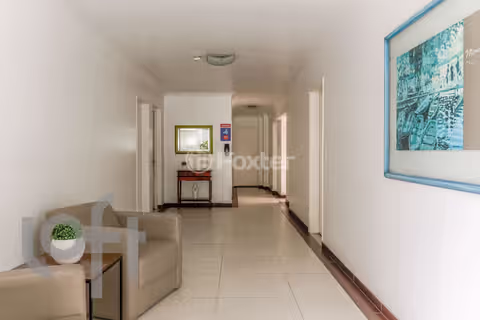 Image 3 - 942228