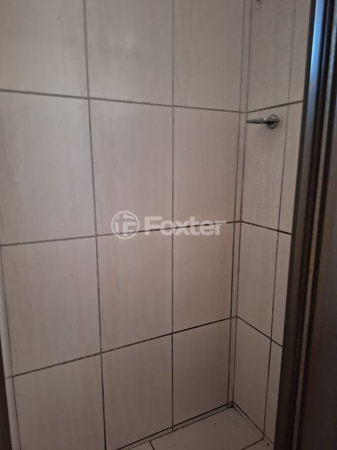 Image 4 - 942440